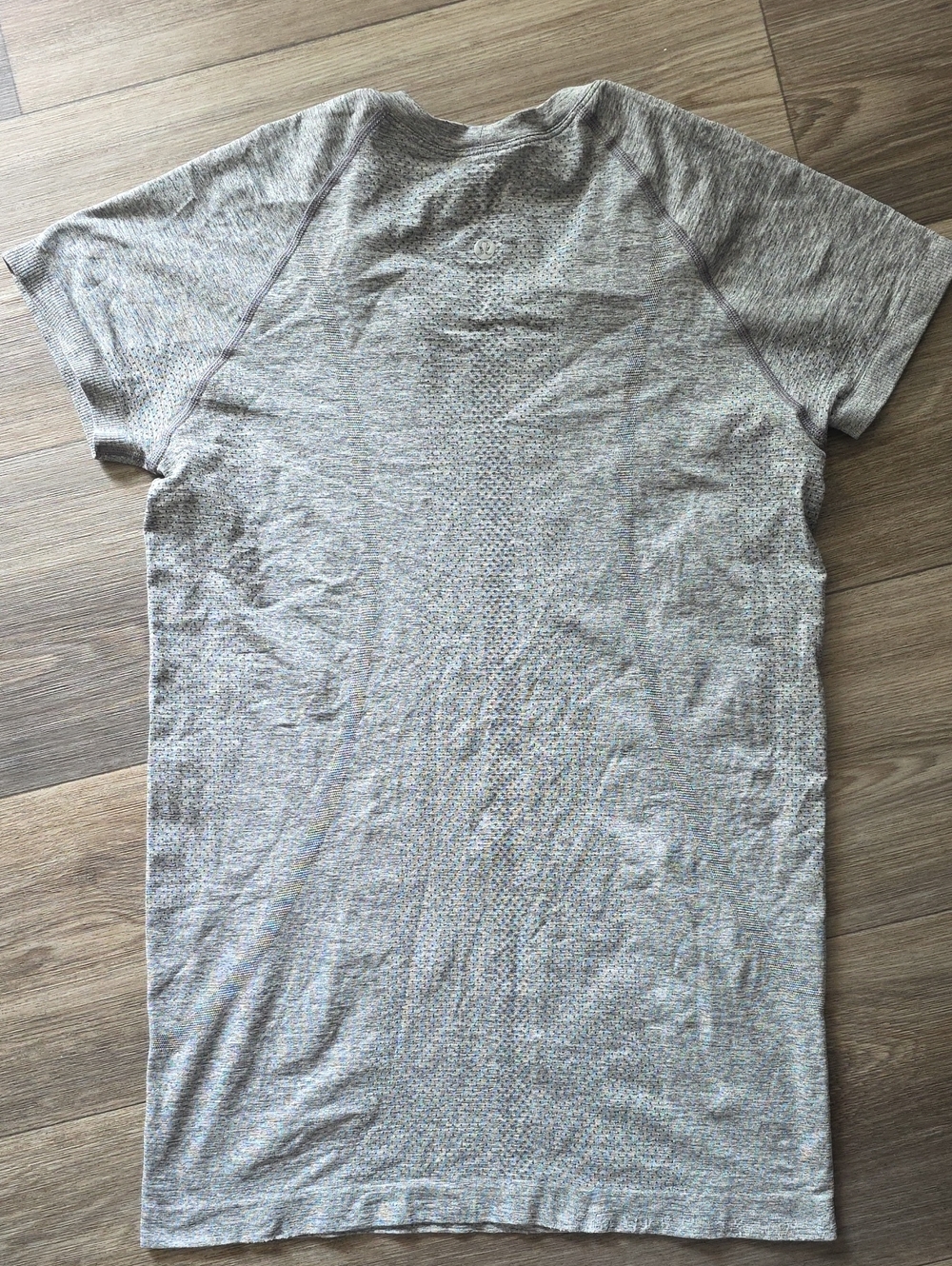 lululemon athletica Heathered Light Gray Short Sleeve Tee